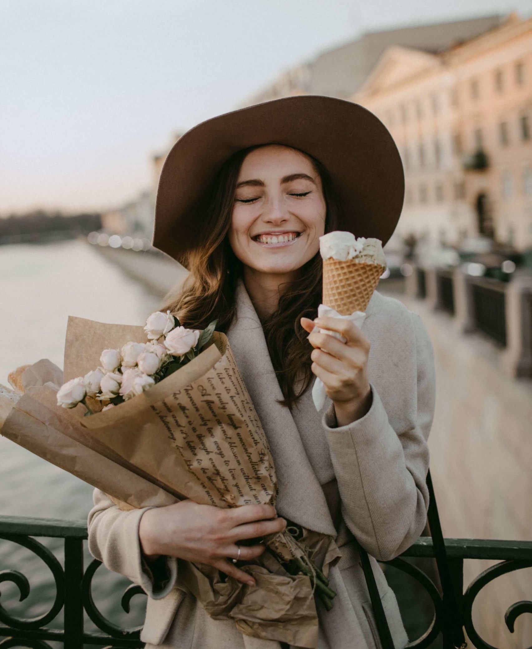 vegan-coconut-ice-cream-serving-ice-cream